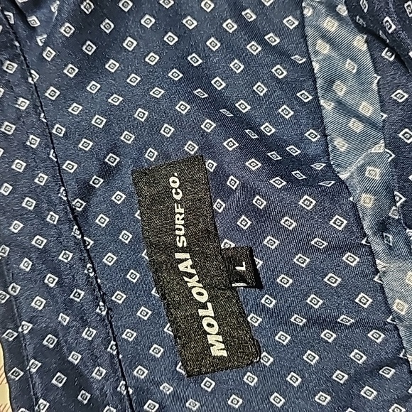 MOLOKAI SURF CO LG Dark Navy Blue Diamond Pattern collared button shirt - Picture 3 of 5
